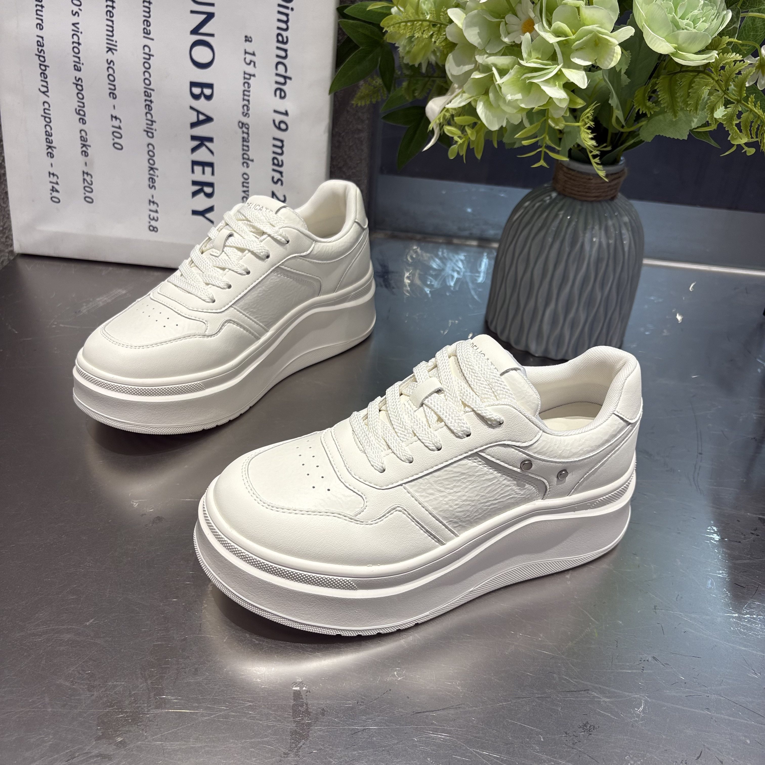 2026春季新款真皮小白鞋爱丽松糕底韩版女板鞋超轻底街拍休闲鞋,女鞋,时尚休闲鞋,淘宝优惠券,粉丝福利购,淘宝优惠卷