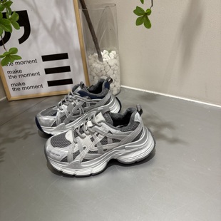 韩版 米新款 保暖超柔女鞋 厚底街拍休闲运动鞋 2025冬上新加绒老爹鞋