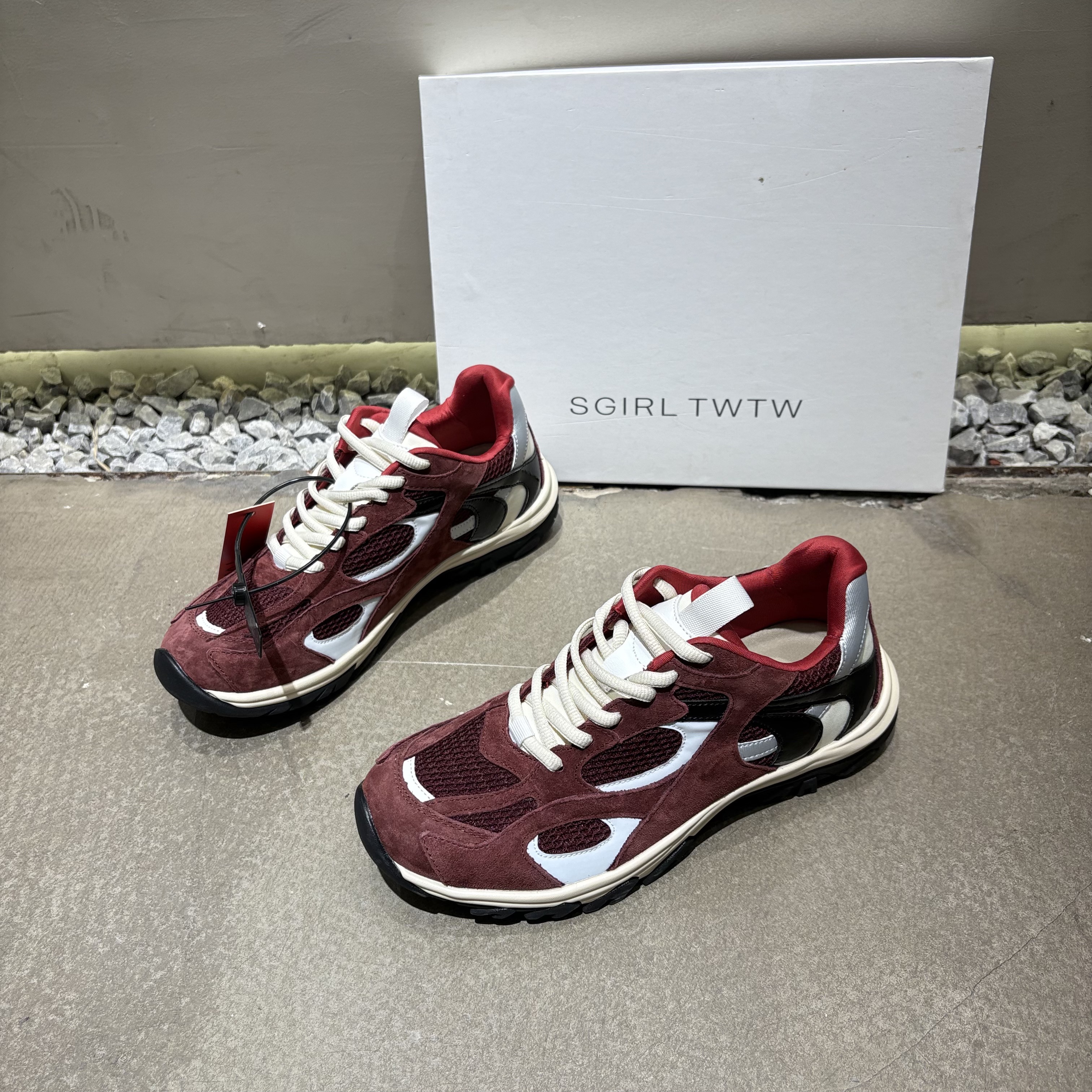 SGIRL TWTW胭脂红2026新款登山鞋户外徒步德训鞋舒适休闲运动女鞋