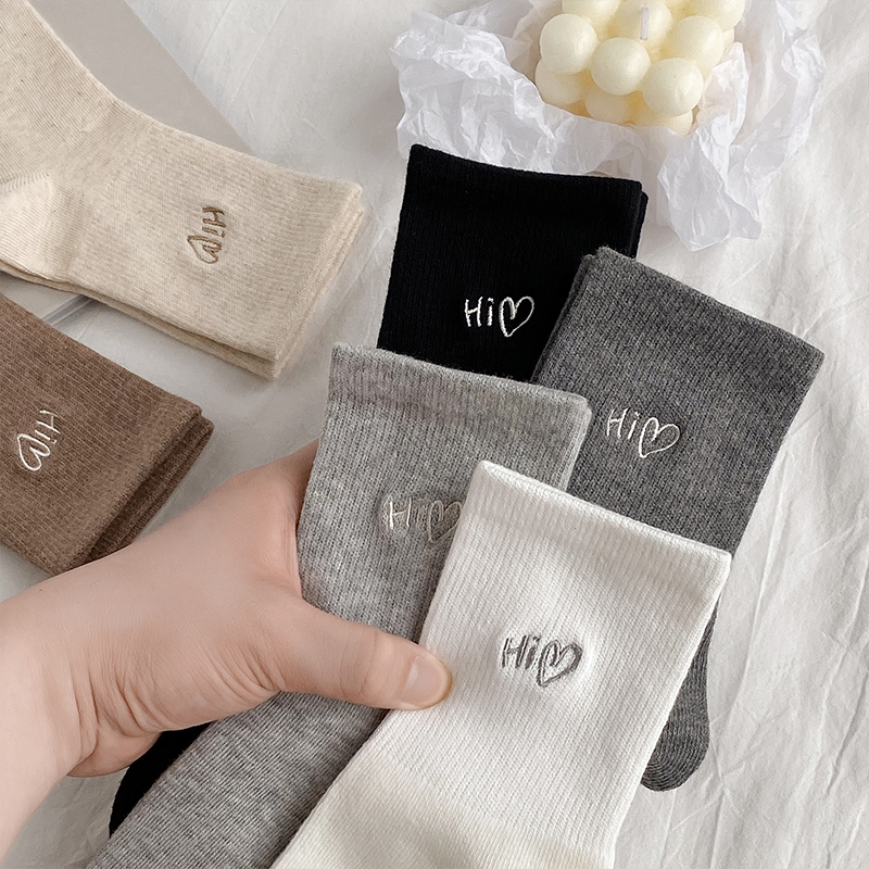 春秋款字母刺绣纯色百搭运动中筒女袜袜子女学院风高橡筋ins袜