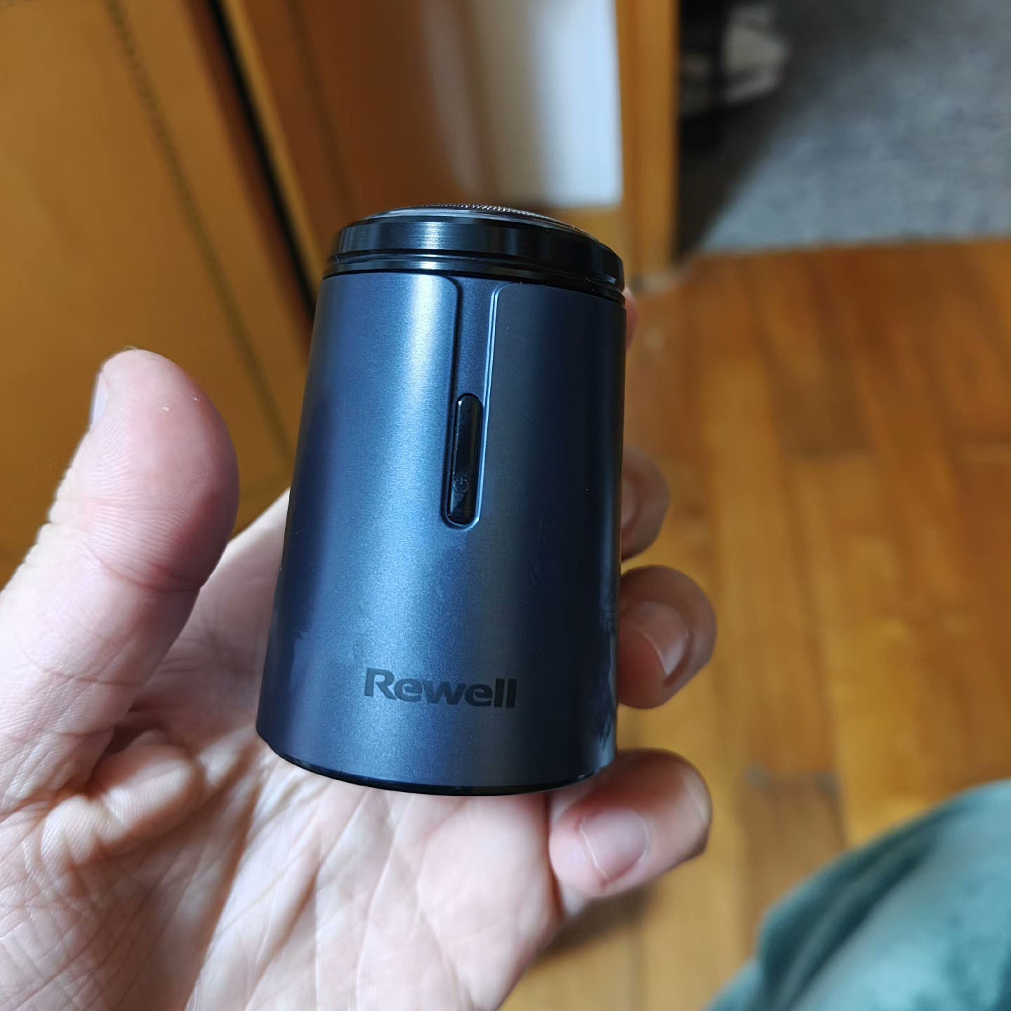日威电动剃须刀单头小巧TypeC快速充电式T2刮胡刀迷你车载便携