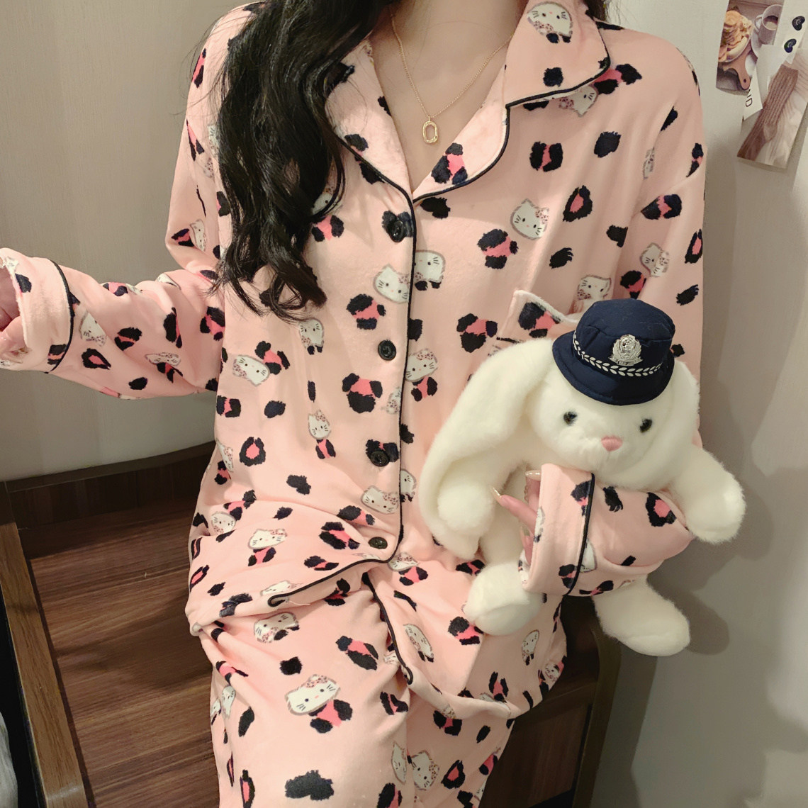 Kitty凯蒂猫春秋冬海岛绒双面绒女士睡衣卡通甜美保暖家居服套装