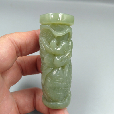 天然玉石黄白老玉手把件龙柱