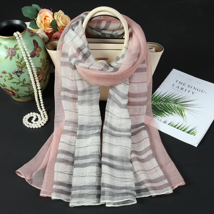 韩版羊毛桑蚕丝巾2019新款女格子纯色拼接真丝围巾时尚披肩粉色