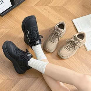 43冬季 新款 2025轻便加绒运动休闲鞋 宽胖脚肥大码 820 女鞋