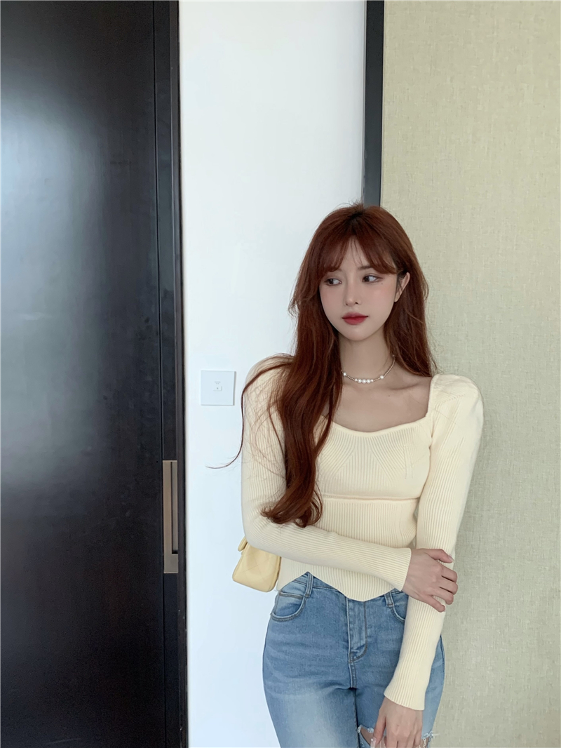 Real time petal collar knitted shirt with slim fit and versatile commuter design