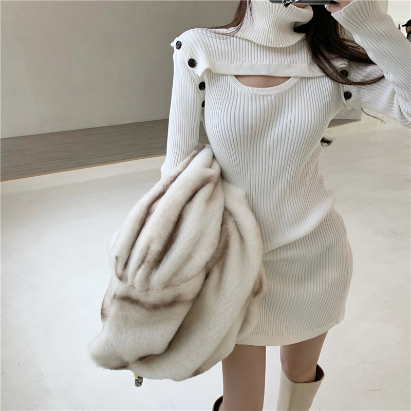 Three kinds of white knitted high collar dress