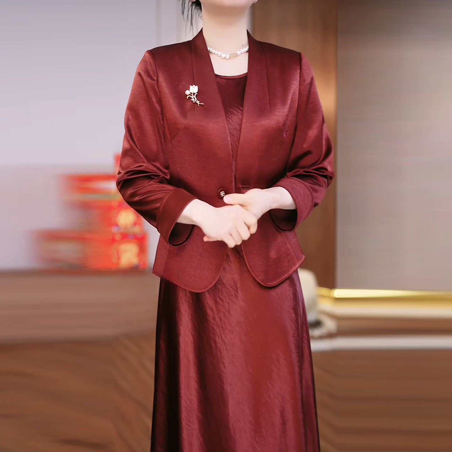 春季款时尚修身V领两件套连衣裙