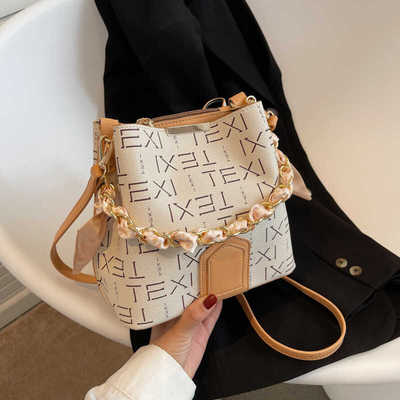 韩版时尚网红洋气高级感水桶包