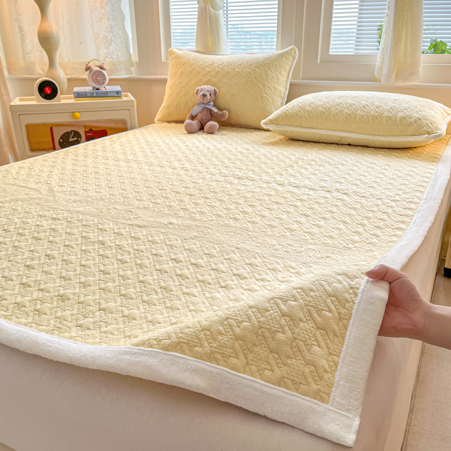 冬季牛奶珊瑚绒床垫软垫