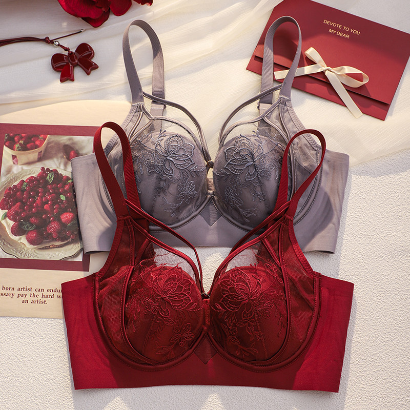 日本红色本命年内衣套装女大胸显小收副乳防下垂结婚新娘龙年文胸
