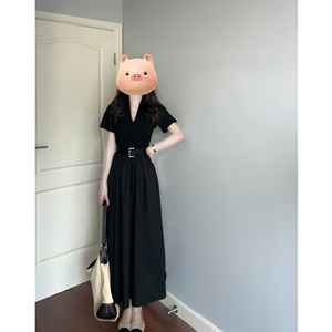 气质感2026超火减龄收腰连衣裙女夏赫本风绝美不撞款气质背心长裙