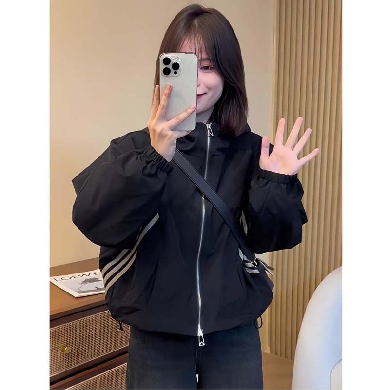 独特漂亮黑色连帽冲锋衣外套女春秋新款巨好看宽松显瘦短款棒球服