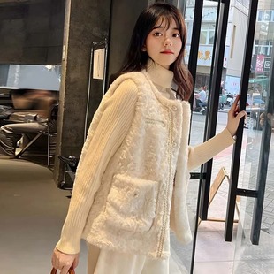 减龄气质羊羔毛马甲女秋冬季新款时尚小香风加棉保暖马夹背心外穿