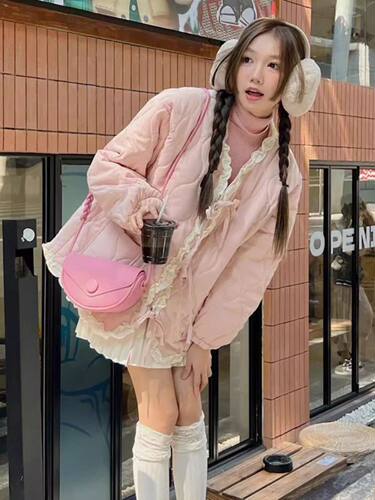 大码女装胖mm甜美学院风宽松设计感蕾丝边系带V领棉服外套女