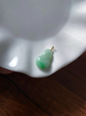天然a货翡翠飘绿福禄小葫芦18k金扣头镶嵌女款锁骨链小吊坠挂件饰