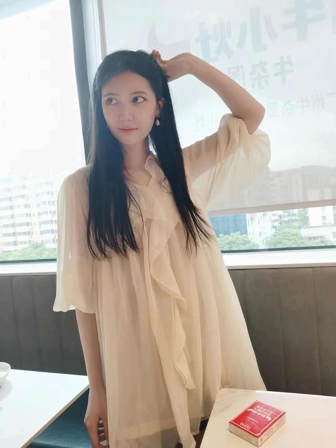 chic风复古荷叶边v领很仙的连衣裙女2024夏季泡泡灯笼袖雪纺裙子