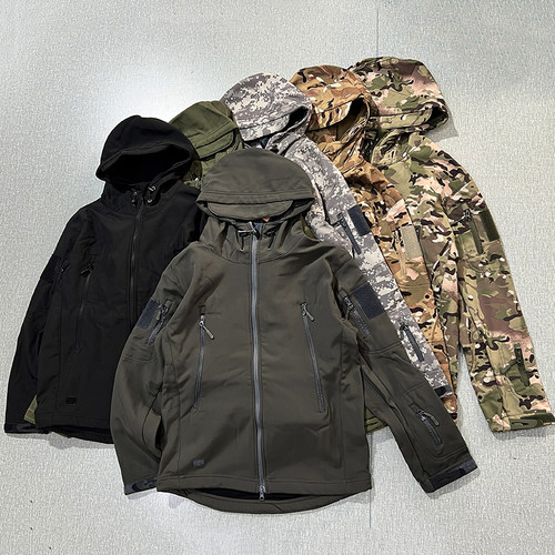 都市户外！秋冬款户外防风防水冲锋衣连帽夹克男休闲工装软壳外套