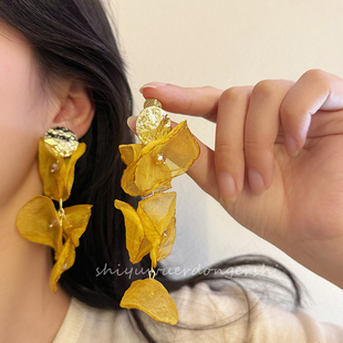 黄色雪纺夸张花朵耳环适合旅游度假拍照的耳饰蚊香盘耳夹无耳洞女