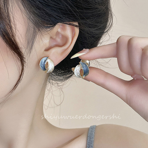 茶系灰蓝色叶子不对称蚊香盘耳夹