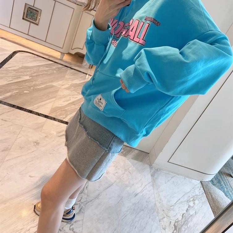 天空蓝色显白连帽卫衣女宽松