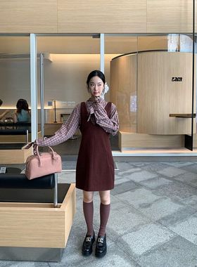 诠释美 NEWOPEN 2024冬款复古显瘦气质减龄背心v领连衣裙女F2577