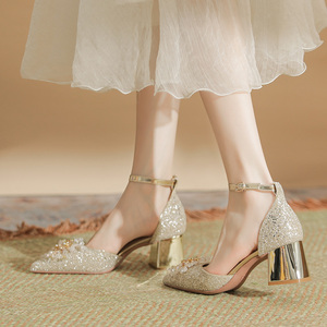 包头凉鞋女2024夏季新款仙女风配裙子新娘婚鞋粗跟水晶尖头高跟鞋
