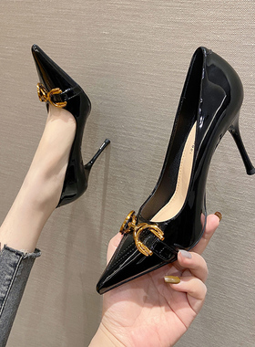 法式黑色金属扣气质单鞋女2025年春季新款尖头细跟职业工作高跟鞋