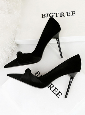 黑色绒面蝴蝶结高跟鞋女2025年新款法式尖头时尚性感百搭职业单鞋