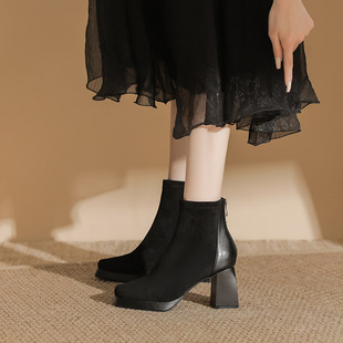 高级感高跟鞋秋冬2025新款绒面粗跟瘦瘦靴黑色百搭方头厚底短靴女