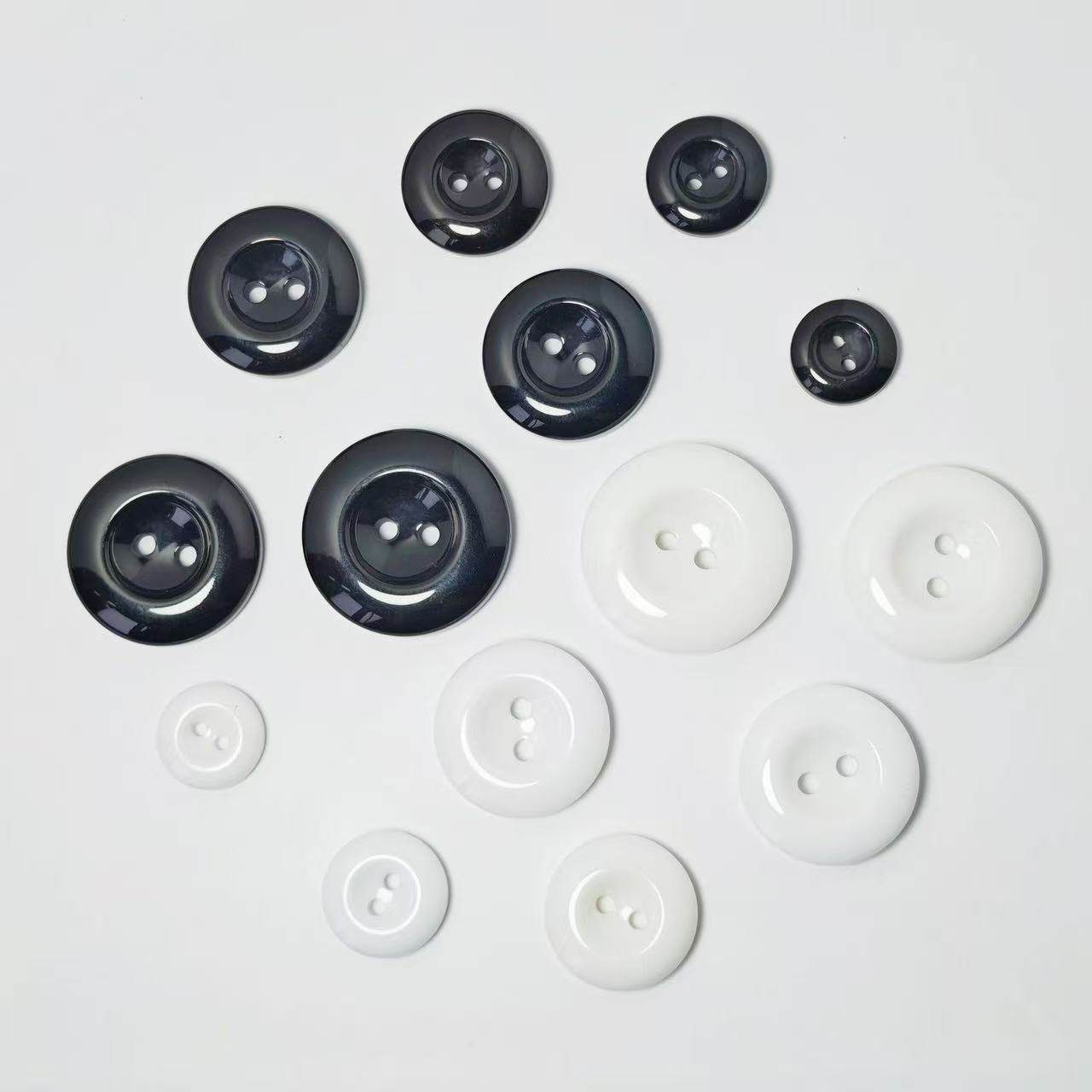 黑色树脂2眼纽扣工作服面包宽边扣子风衣大衣针织衫衬衫两眼钮扣