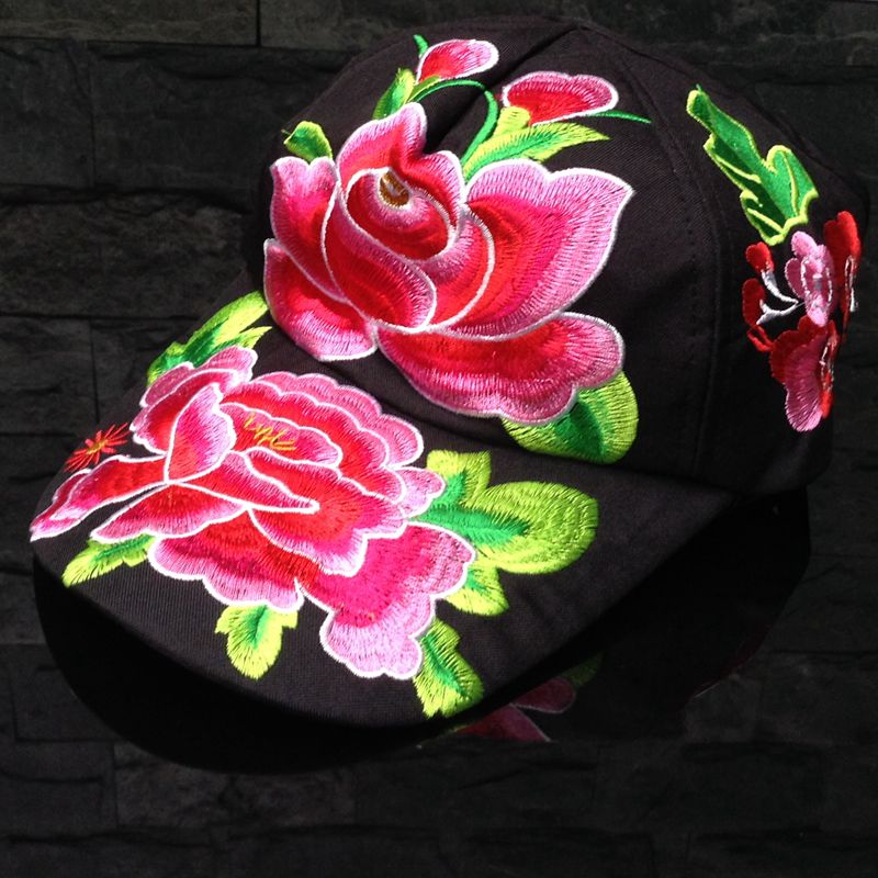 云南民族风刺绣花春夏鸭舌帽子