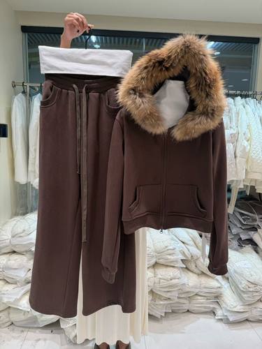 十三行2025秋冬洋气大毛领连帽加厚拉链短卫衣外套高腰阔裤两件套