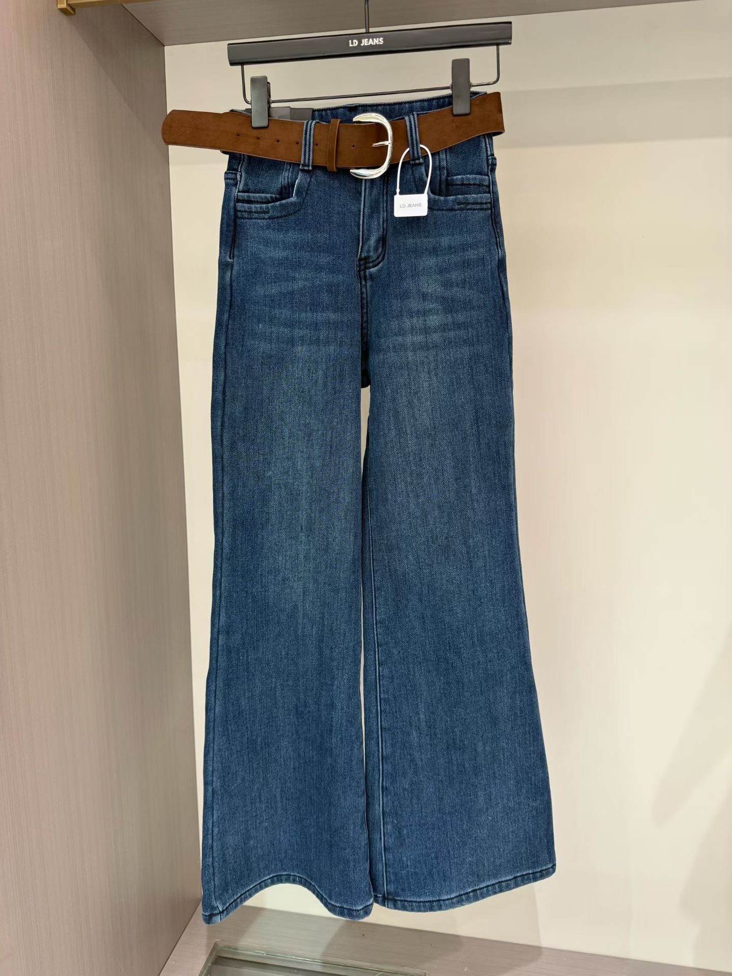 十三行2025冬韩系高腰百搭加厚一体绒水洗深蓝微喇女神牛仔裤长裤