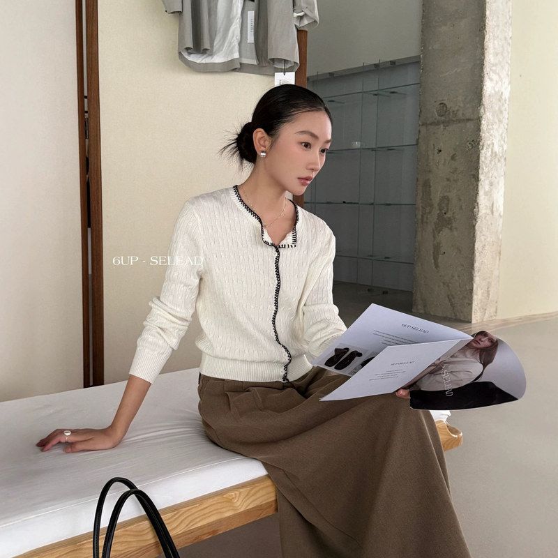 6UP韩系圆领麻花针织开衫女时尚撞色包边单排扣温柔通勤秋61028