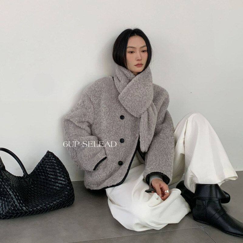 6UP配围巾韩系极简皮毛一体圆领外套13行新款慵懒穿搭高级感50372