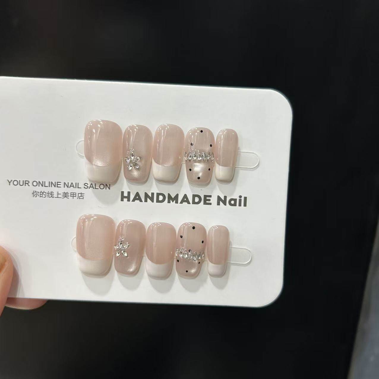 纯手工穿戴甲裸色闪钻波点赫本美甲淡雅轻奢高级感小众指甲贴片,彩妆/香水/美妆工具,穿戴甲/甲片,淘宝优惠券,粉丝福利购,淘宝优惠卷