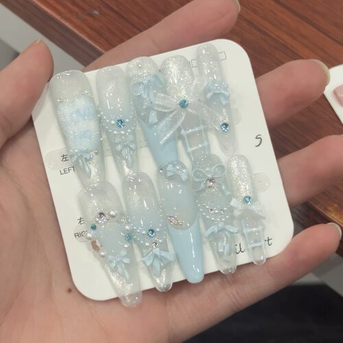 蓝色回想法式猫眼爆闪穿戴甲