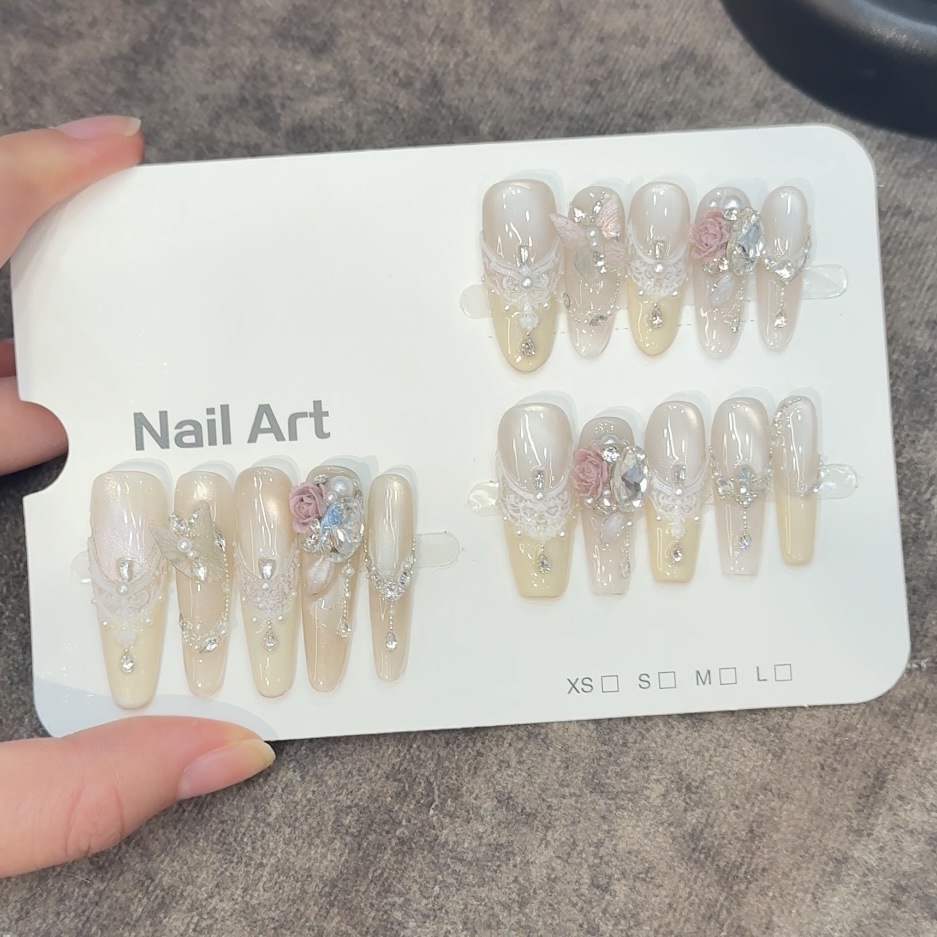 法式猫眼穿戴甲轻奢花朵甜美氛围