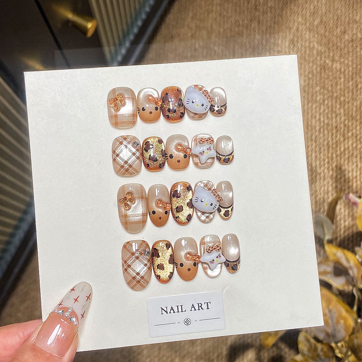 精致温柔轻奢设计显白爆闪穿戴甲