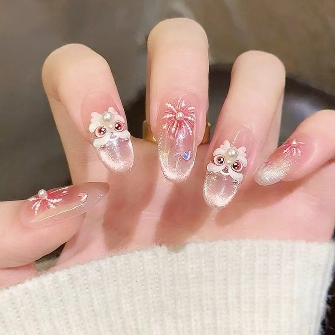粉狮萌心卡通穿戴甲粉色花朵珍珠装饰新年款美甲片氛围感显白可爱,彩妆/香水/美妆工具,穿戴甲/甲片,淘宝优惠券,粉丝福利购,淘宝优惠卷