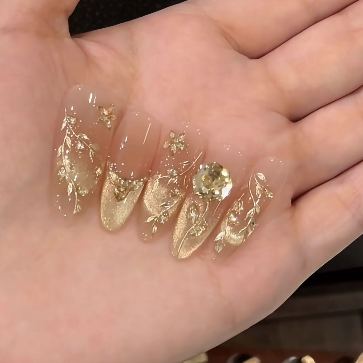 玫瑰猫眼爆闪穿戴甲法式温柔甜酷