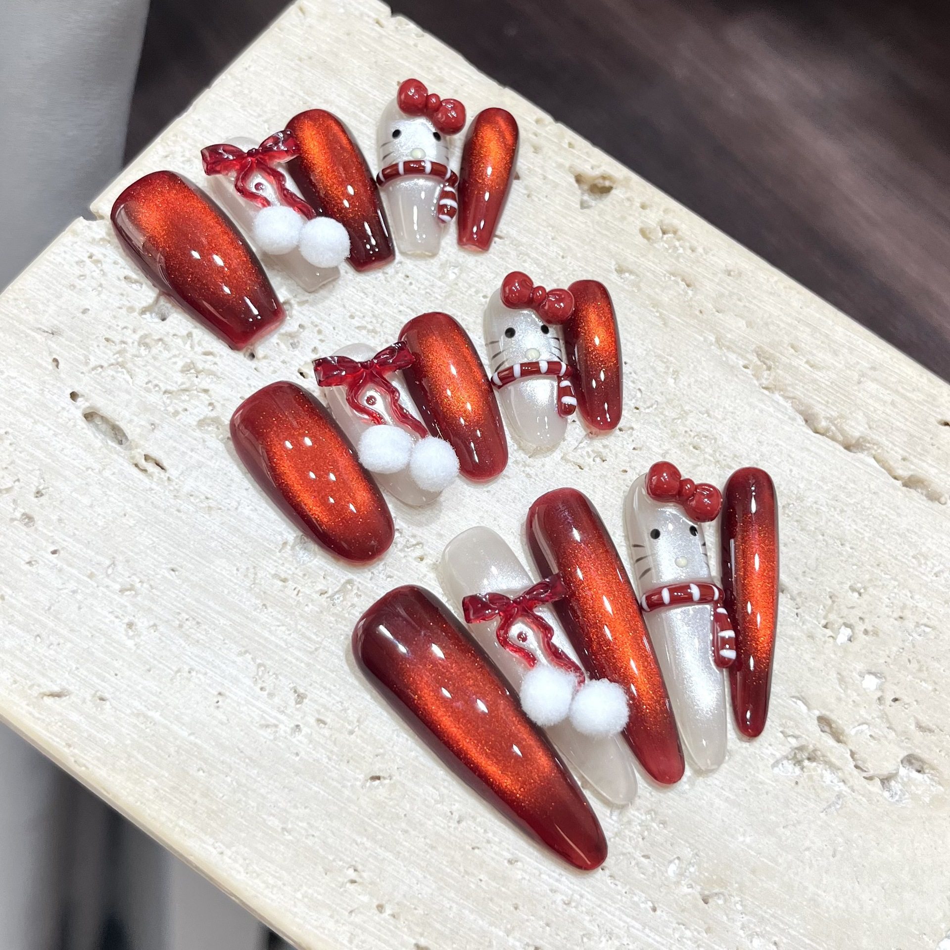 围巾Kitty新年穿戴甲红色毛绒新年可爱猫眼美甲贴片日常通勤高级,彩妆/香水/美妆工具,穿戴甲/甲片,淘宝优惠券,粉丝福利购,淘宝优惠卷