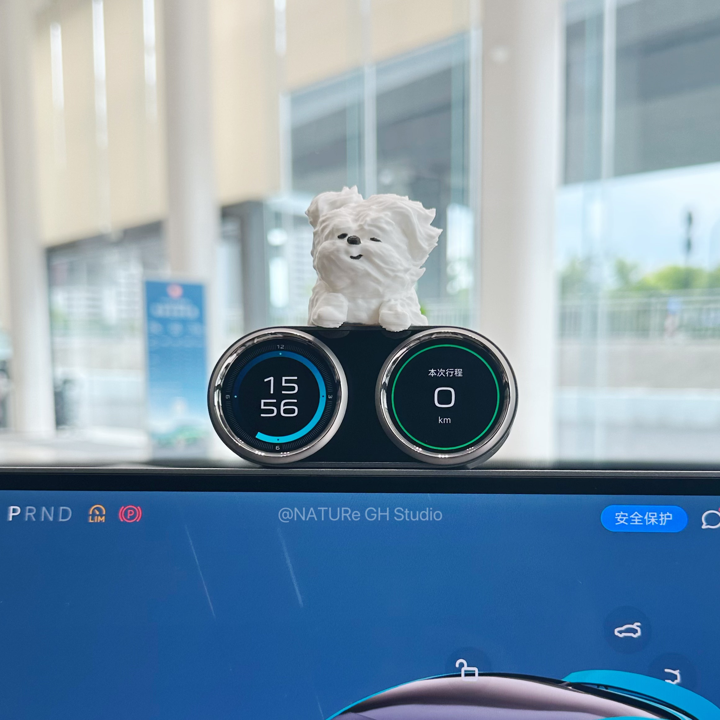 潦草小狗 小米su7ultra双表盘蔚来nomi音响帽奥迪Q6l汽车摆件装饰