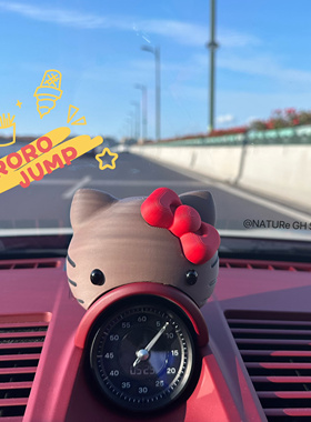 原创黑皮辣妹kitty保时捷问界911罗盘仪表盘装饰汽车摆件帕拉梅拉