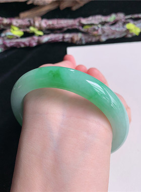 5月新品 鸿玉翡翠59圈口冰糯种飘阳绿正圈玉手镯女款正品3V60511