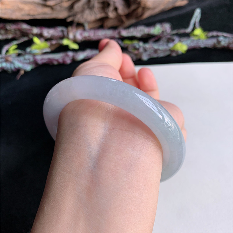 7月新品 鸿玉翡翠55圈口冰糯种带底色圆条玉手镯女款正品1C40711