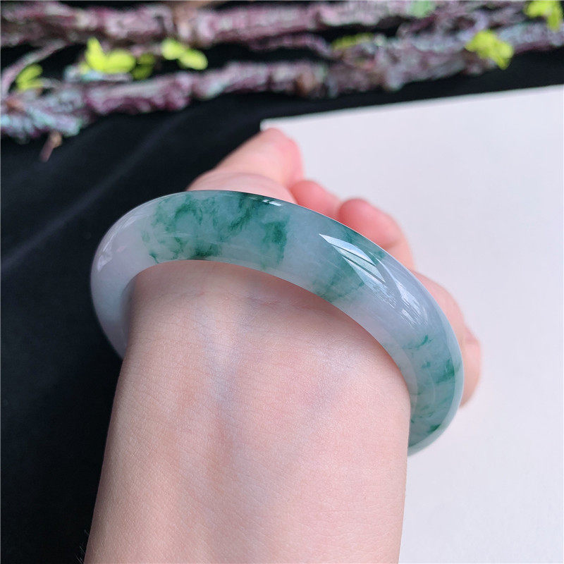5月新品 鸿玉翡翠58圈口冰糯种紫底飘绿花正圈玉手镯女款43F70527