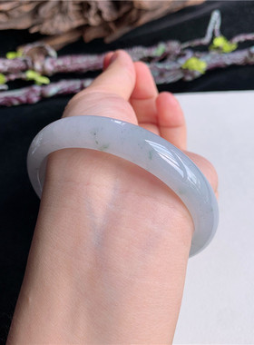 7月新品 鸿玉翡翠61圈口冰糯种飘绿花正圈玉手镯女款15V40713