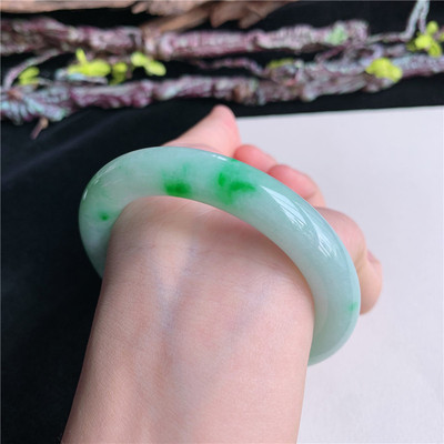 6月新品 鸿玉翡翠55圈口冰糯种飘阳绿圆条玉手镯女款正品4H90528
